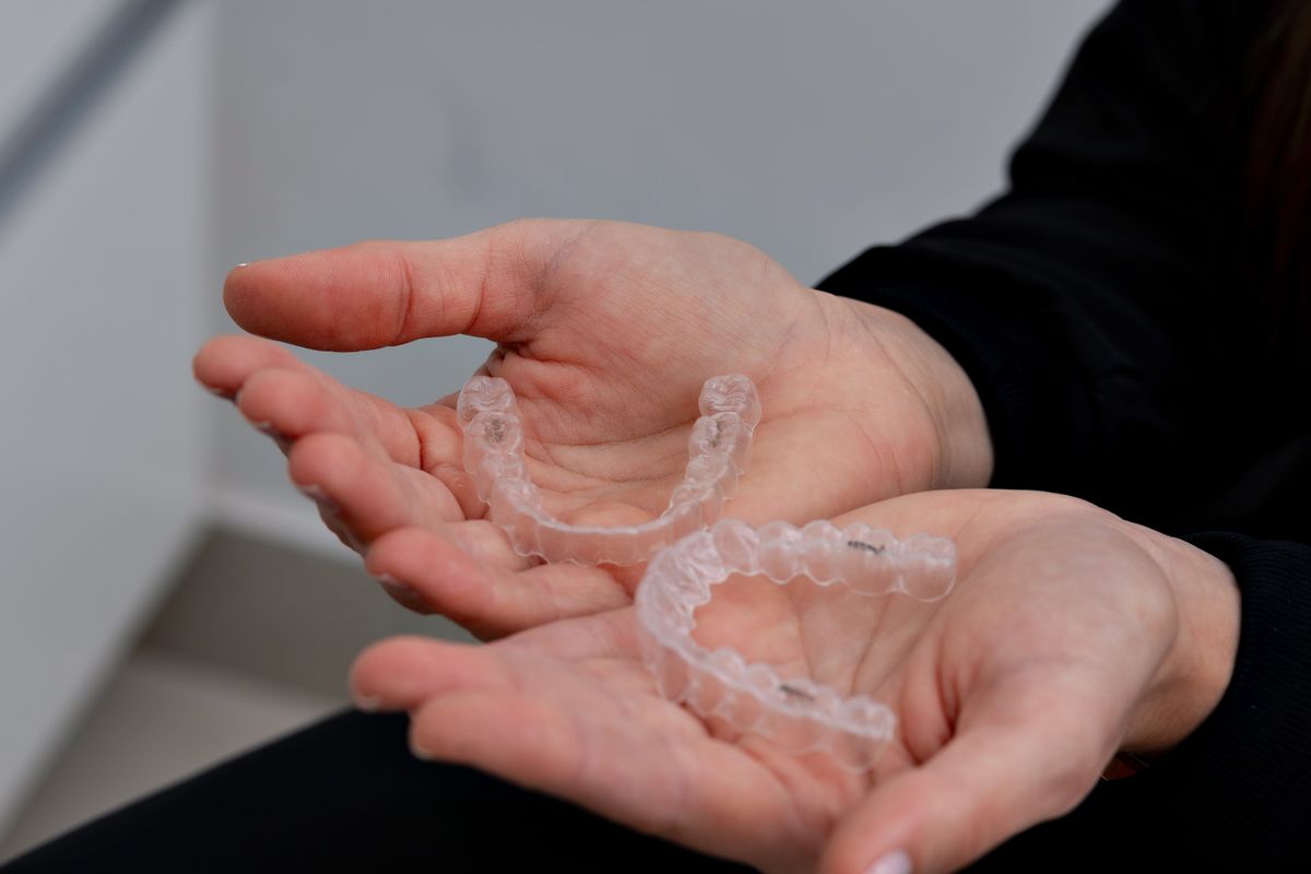 Clear orthodontic aligners